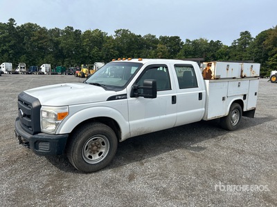 2014 Ford F-350 4x2 Crew Cab Nutzkraftwagen