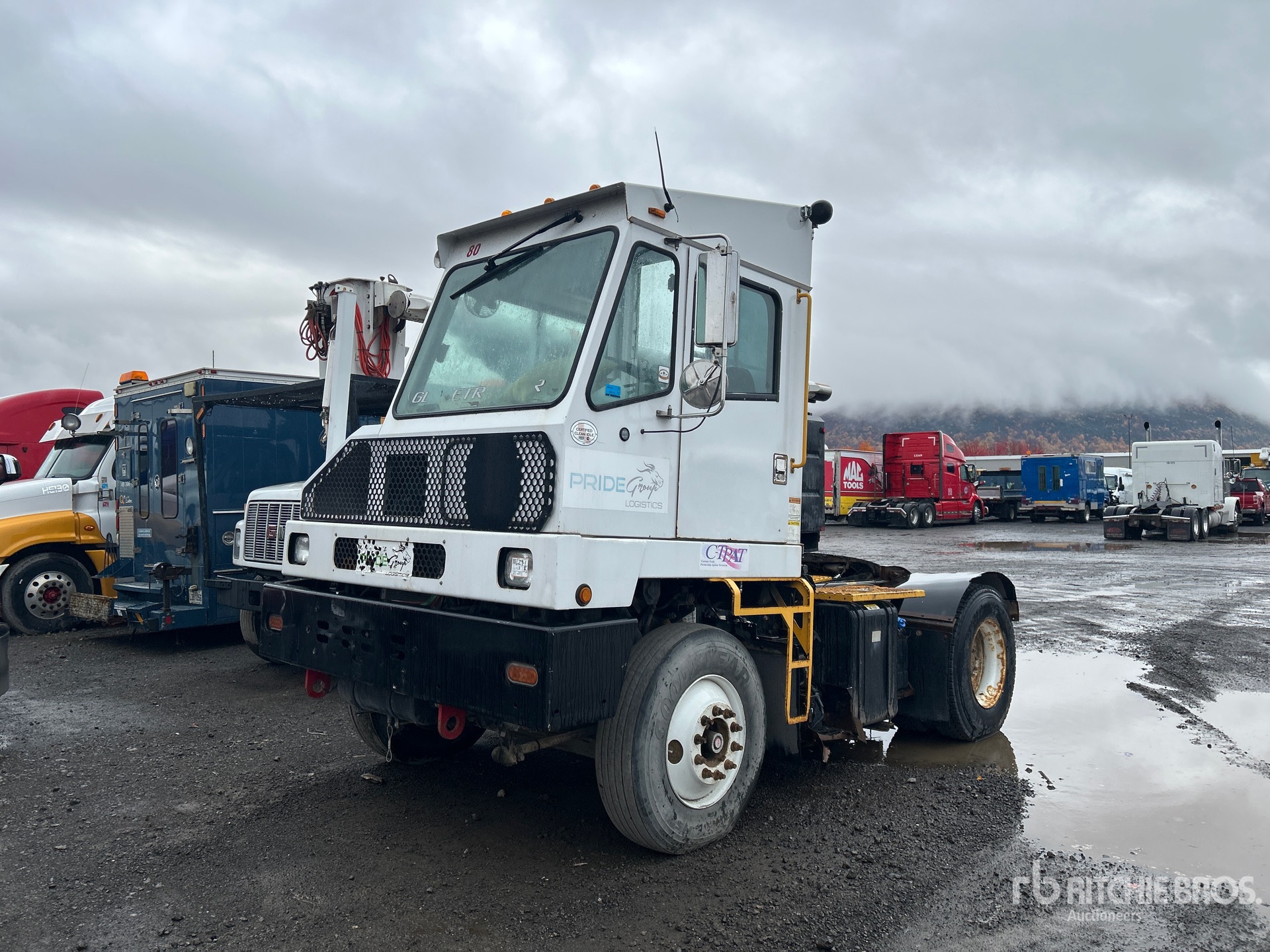 2017 Capacity Sabre 5 4x2 Spotter Truck (Inoperable)