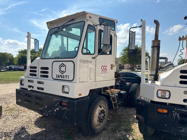 2005 Capacity TJ5000 4x2 Spotter Truck (Inoperable)