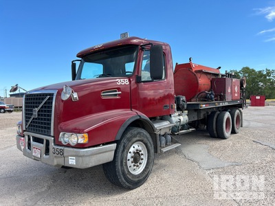 2002 Volvo VHD 6x4 Autocarro trasporto carburante per lubrificante