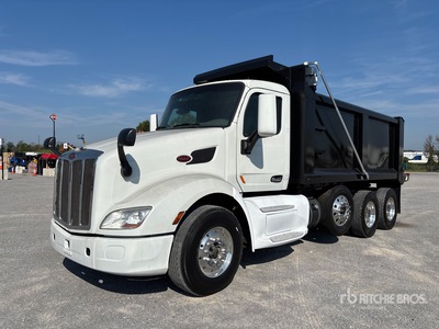 2015 Peterbilt 579 8x4 T/A Dump Truck