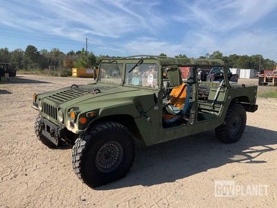 1987 AM General M1097A2 HMMWV 4 Door w/Truck Body