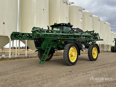 2015 John Deere R4045 120 ft Self-Propelled Sprayer