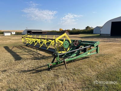 1983 John Deere 25 ft Pull Type Swather Andanatore