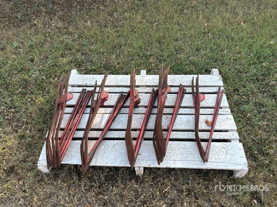 Quantity of (22) Crop lifters