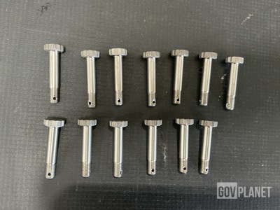 (13) Boeing ST3M453-4-15 Close Tolerance Bolts