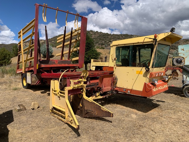 New Holland Stackcruiser 1075 S/A Bale Wagon