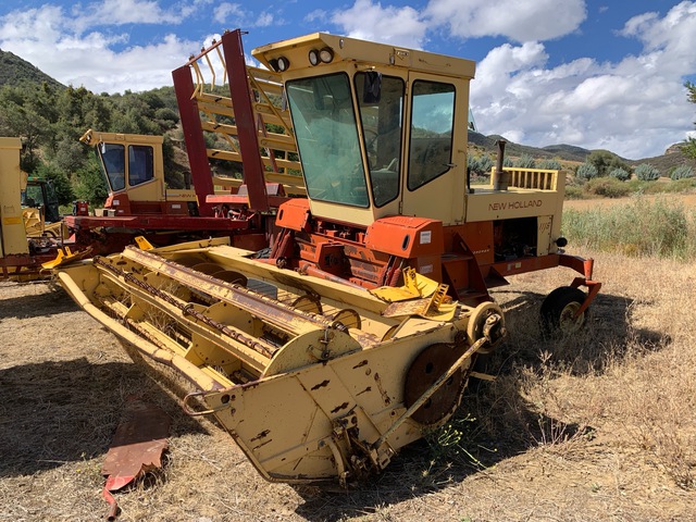 New Holland 1116 14 ft Windrower (Inoperable)