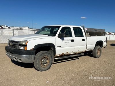 2005 Chevrolet 3500 4x4 Crew Cab Pickup