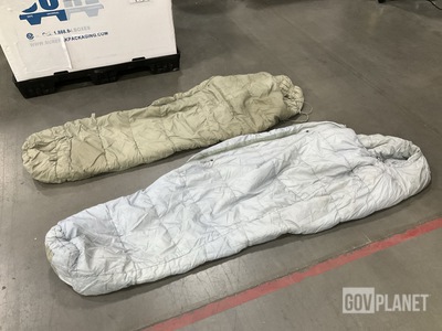 (32) Sleeping Bags