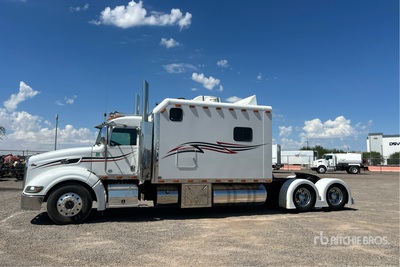 2014 Peterbilt 386 6x4 T/A Sleeper Truck Tractor
