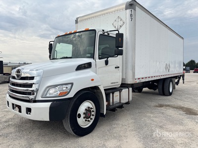 2017 Hino 338 4x2 Van Truck