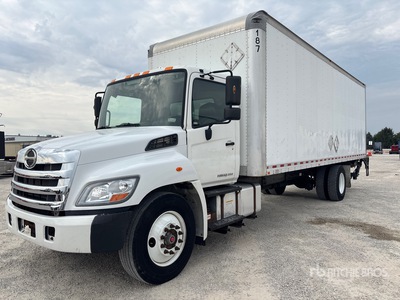 2017 Hino 338 4x2 Van Truck