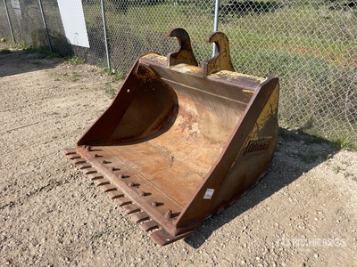 Brandt 60 in Q/C Cleanup Cazo para excavadora - Fits John Deere 180G/210G