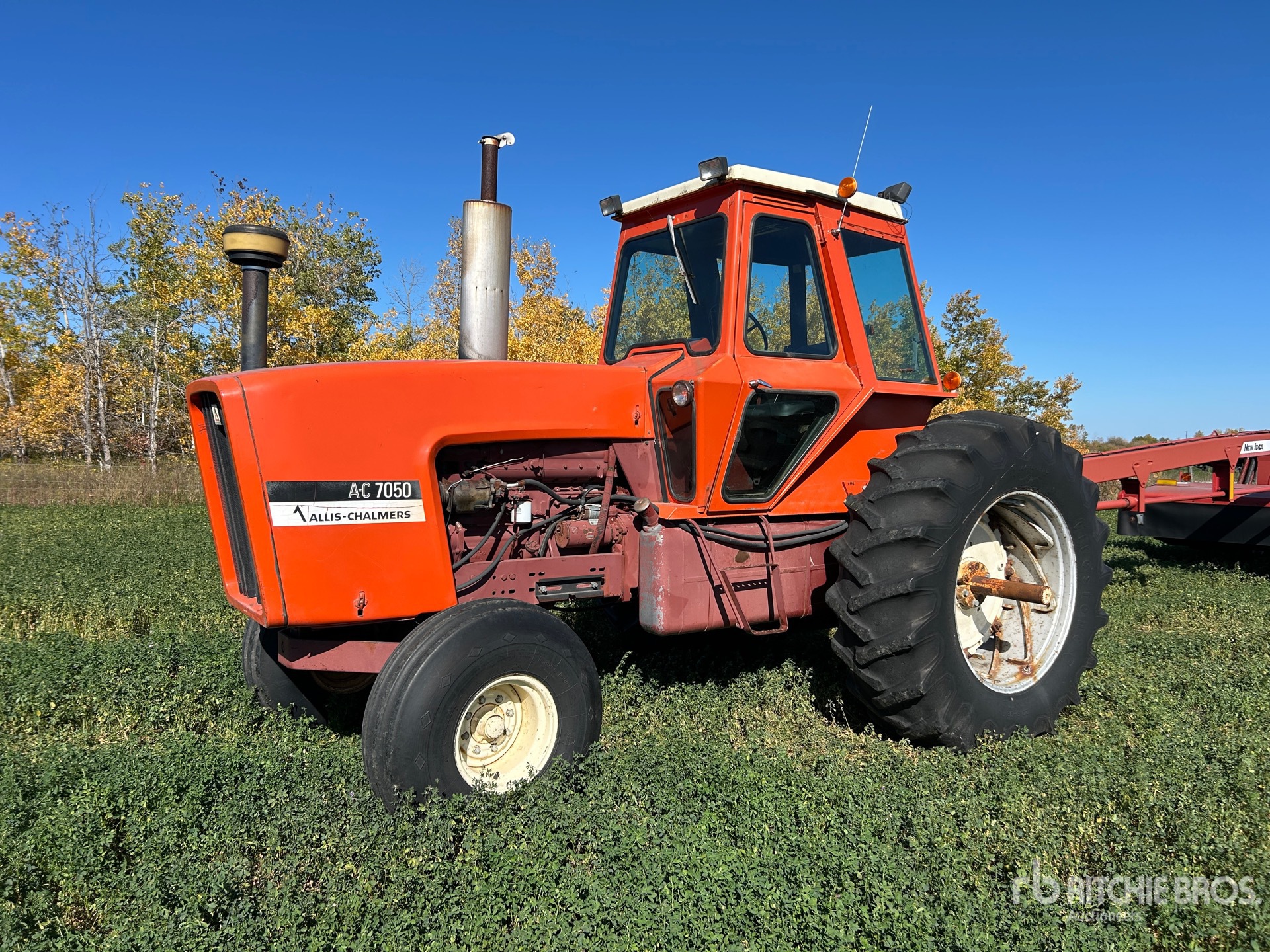 Allis Chalmers AC7050 2WD Tractor