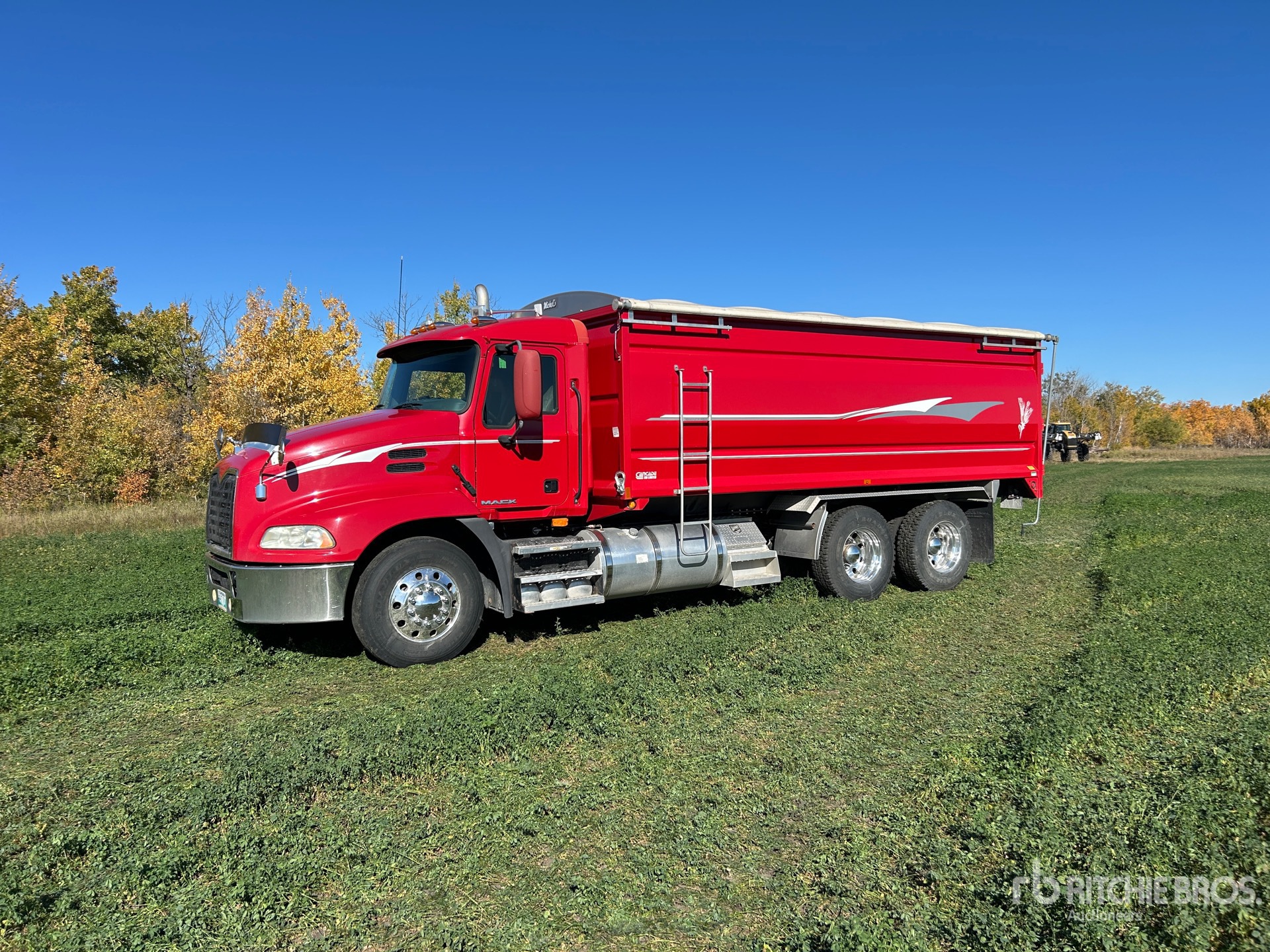 Mack CXU613 Grain Truck