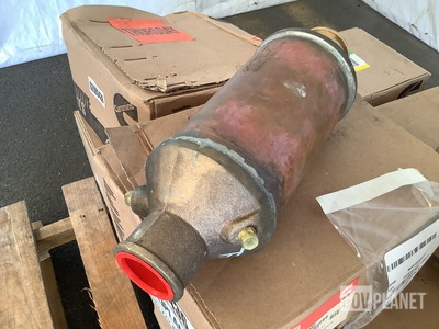 (19) Cummins 5270990 Oil Coolers