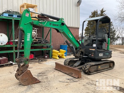 2015 Bobcat E32 Mini Excavator