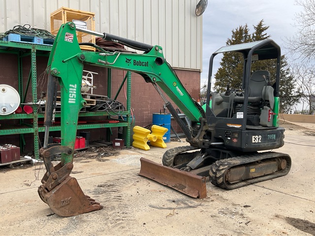 2015 Bobcat E32 Mini Excavator