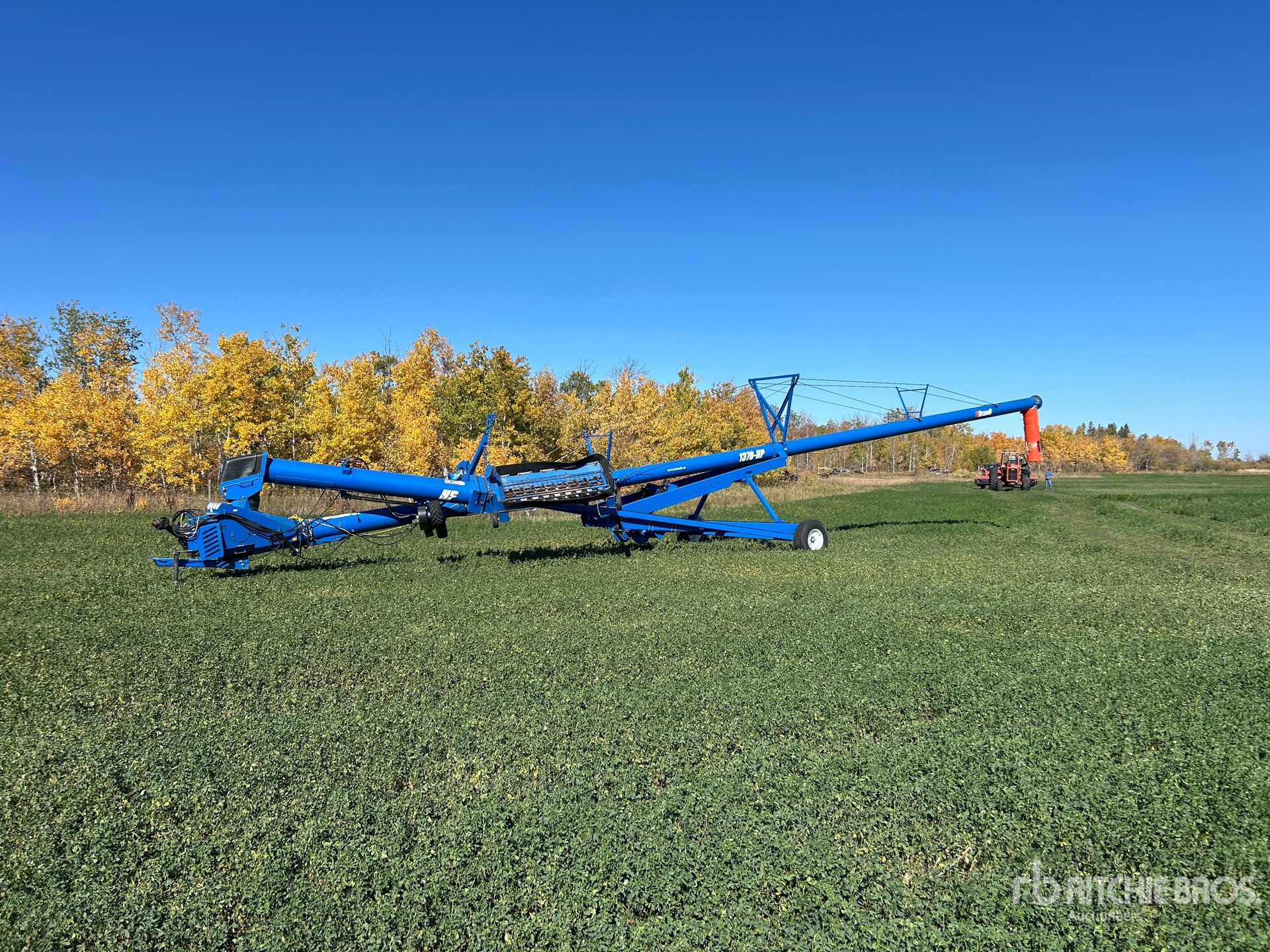 Brandt 1370 HP 13 in x 70 ft Swing Grain Auger