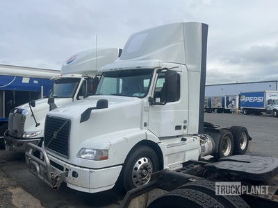 2017 Volvo VNM64T 200 6x4 3-Achs Sattelzugmaschine (Inoperable)