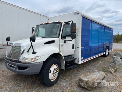 2003 International 4300 4x2 10 Bay Beverage Truck