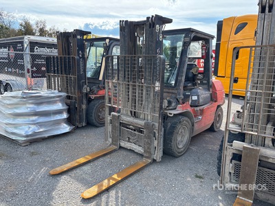 2011 Toyota 7FDU35 7000 lb Pneumatic Tire Forklift