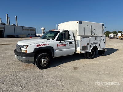 2005 Chevrolet Silverado 3500 4x2 Utility Truck