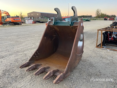WBM 48 in Q/C Digging Excavator Bucket