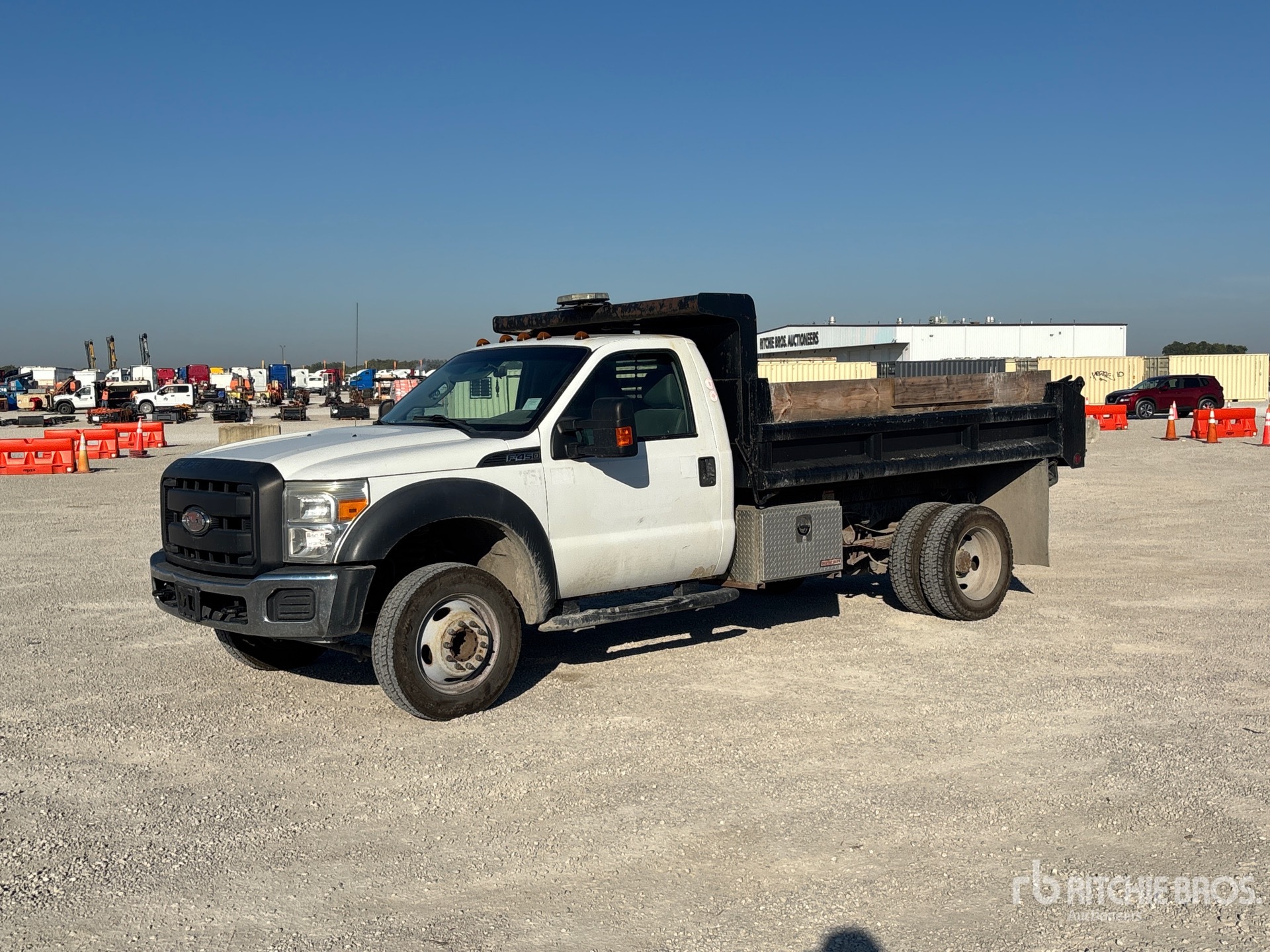 2013 Ford F-450 XL 4x2 Dump Truck