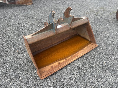 2016 Kubota KX-80 54 in Q/C Cleanup Excavator Bucket