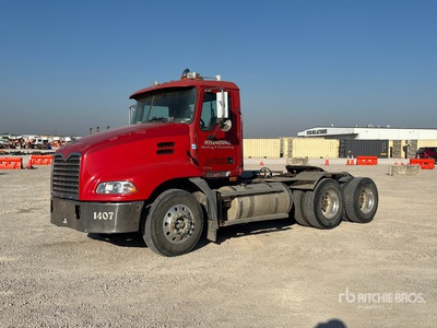 2007 Mack CXN613 6x4 トラックトラクター（T/A）