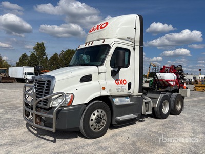 2018 Freightliner Cascadia 113 6x4 T/A Day Cab Truck Tractor