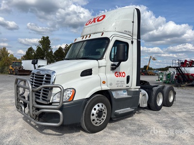 2018 Freightliner Cascadia 113 6x4 T/A Day Cab Truck Tractor