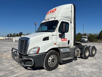 2018 Freightliner Cascadia 113 6x4 T/A Day Cab Truck Tractor