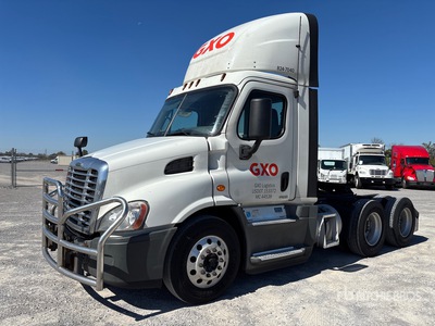2018 Freightliner Cascadia 113 6x4 T/A Day Cab Truck Tractor