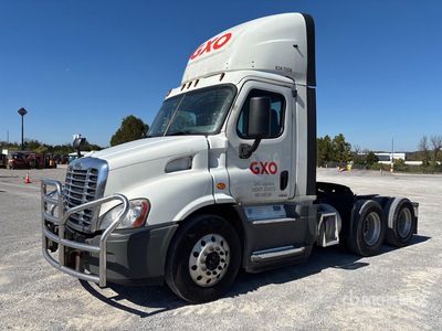 2018 Freightliner Cascadia 113 6x4 T/A Day Cab Truck Tractor