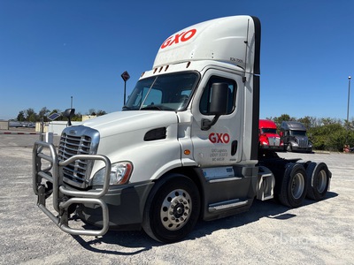 2018 Freightliner Cascadia 113 6x4 T/A Day Cab Truck Tractor