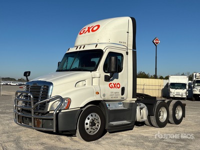 2018 Freightliner Cascadia 113 6x4 T/A Day Cab Truck Tractor