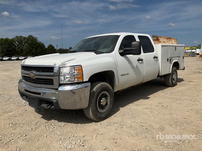 2010 Chevrolet Silverado 3500HD 4x2 Crew Cab Utility Truck