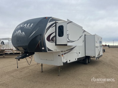 2013 Dutchmen Denali 34 ft 9 in T/A Remolque de viaje