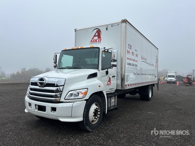 2023 Hino L7 4x2 Camion fourgon