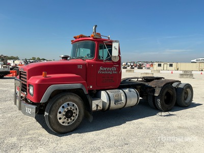 2001 Mack RD688S 6x4 3-Achs Sattelzugmaschine