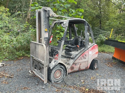 2015 Linde H30T 4075 lb Pneumatic Tire رافعة شوكية (Inoperable)