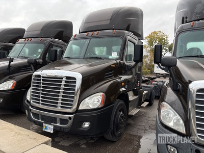 2017 Freightliner CASCADIA 4x2 S/A Day Cab Truck Tractor (Inoperable)