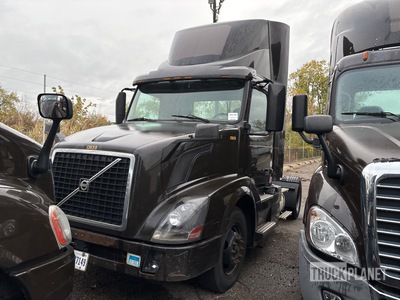 2015 Volvo VNL 4x2 S/A Day Cab Truck Tractor (Inoperable)