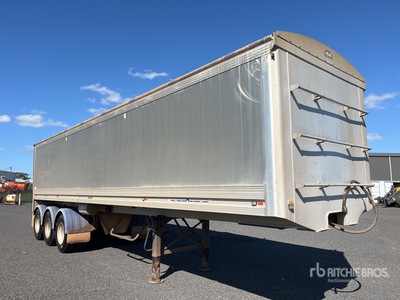 2008 MaxiTrans Tri/A End Dump Trailer