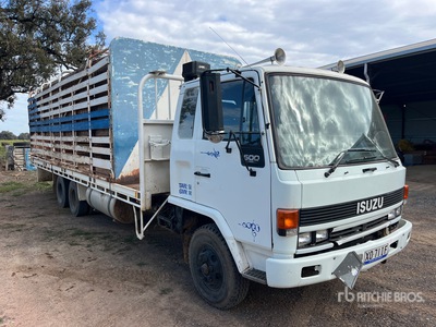 1990 Isuzu FSR Flatbed Truck