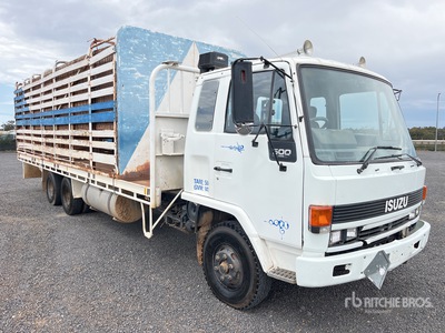 1990 Isuzu FSR 500 6x2 Flatbed Truck