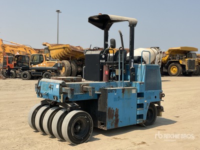 2002 Dynapac CP132 9 Wheel Pneumatic Roller